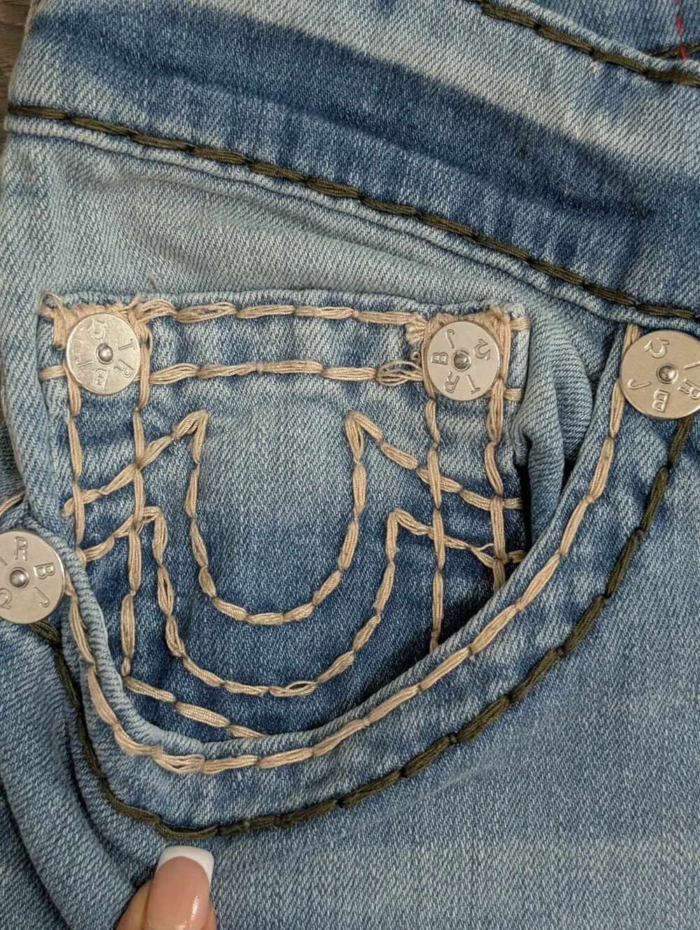 True Religion Ricky Relaxed Straight Light Wash Distressed Unique Stitching•34👖